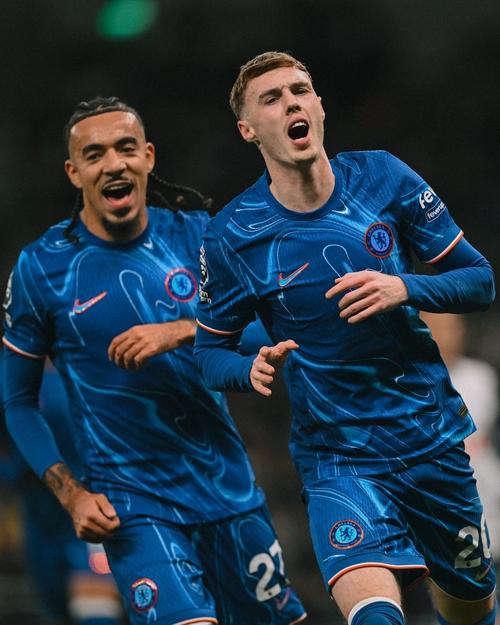 逆转!布恩迪亚禁区线上劲射破门,维拉反超比分,客场2-1热刺!