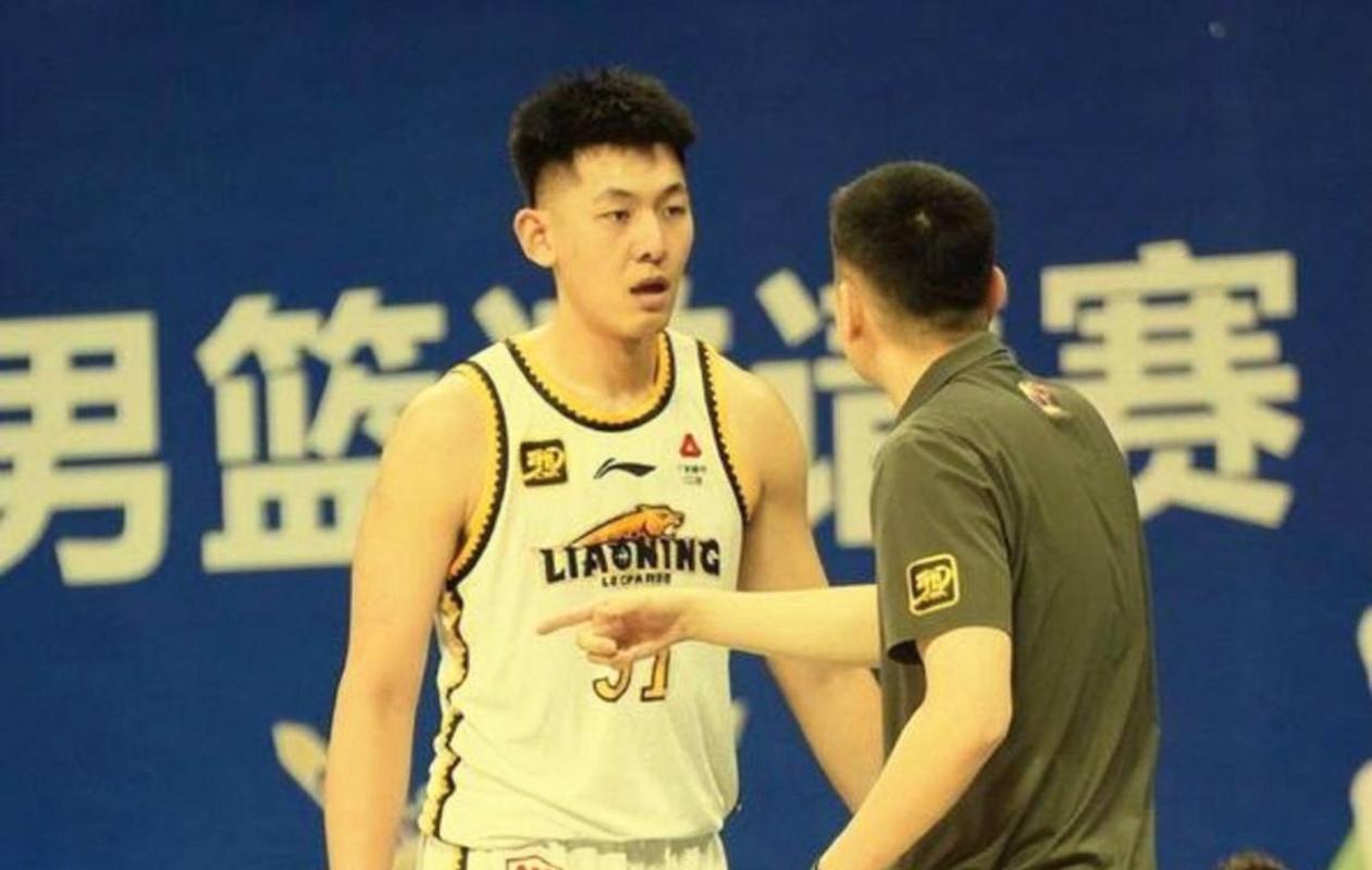 张陈治锋：会多和大哥们学习 努力完成杨鸣指导的战术安排