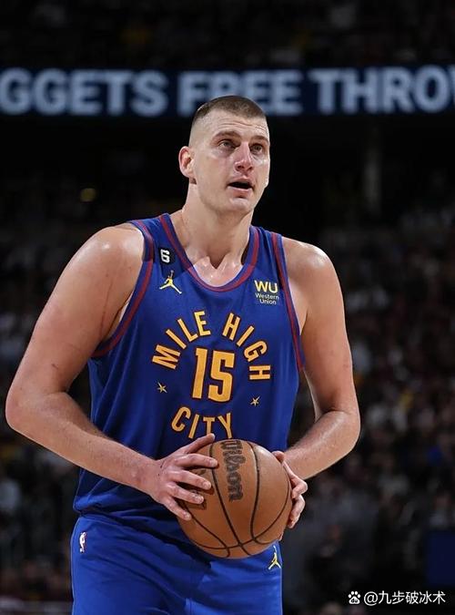 贝弗利:没见过哪个中锋能像恩比德那样打球 约基奇就是个后卫